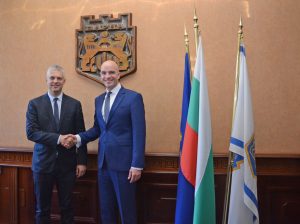 Кметът Благомир Коцев посрещна посланика на Великобритания при първото му посещение във Варна